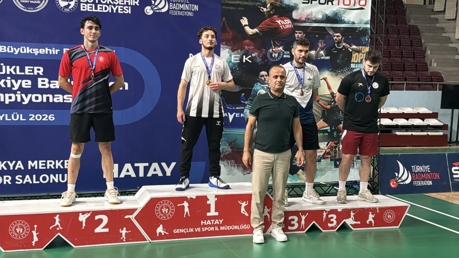 473 sporcu Hatay'da şampiyonluk için yarıştı